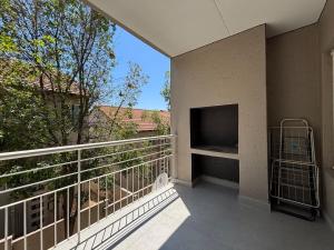 Balkón nebo terasa v ubytování A Cozy Grounded Luxury