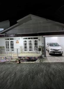 Το κτήριο όπου στεγάζεται  η παραθεριστική κατοικία