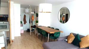 Kuchyň nebo kuchyňský kout v ubytování Mini loft near Paris