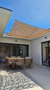 Το κτήριο όπου στεγάζεται  η βίλα +17 φωτογραφίες