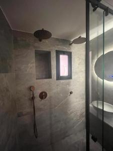 Koupelna v ubytování יוקרה בנתניה