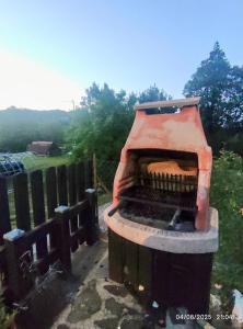 Gril dostupný pro hosty v prázdninového domu