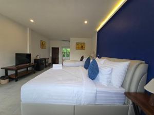 TV/trung tâm giải trí tại The Simple Place - King and Twin