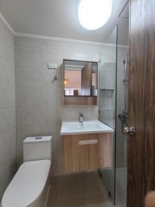 Koupelna v ubytování Ocean and City Views 3BR 3BA Cebu Condo with Parking