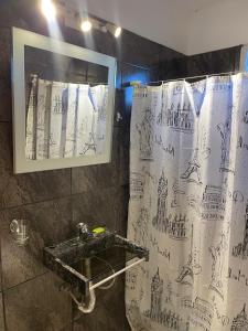 Et badeværelse på URQU WAYRA + 10 billeder