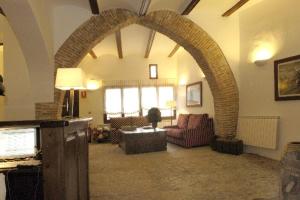 Χώρος καθιστικού στο La Casona del Solanar +14 φωτογραφίες