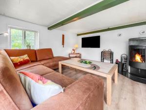 Μια τηλεόραση ή/και κέντρο ψυχαγωγίας στο 0108-Romo-Strommen-18