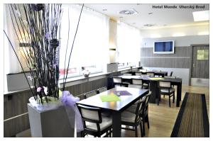 Restaurace v ubytování Hotel Monde