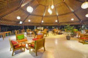 Εστιατόριο ή άλλο μέρος για φαγητό στο Eleonora Haven1 BR Walk To Beach ZN329