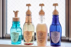 東京にあるとまりーとStay 西五反田の四瓶の集団