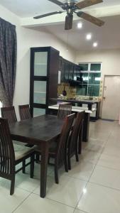 Fotografie z fotogalerie ubytování D Aida Homestay v destinaci Kampong Bukit Katil