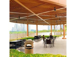 Nhà hàng/khu ăn uống khác tại Almas Suites Tower Design Puteri Harbour