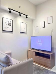 TV a/nebo společenská místnost v ubytování Greenthumbs Staycation