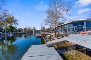 Vue sur la rivière ou le fleuve situé(e) à proximité de la maison de vacances