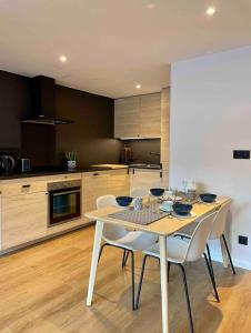 O bucătărie sau chicinetă la Superbe T2, village orcieres