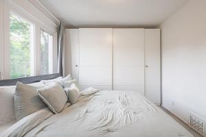 Galeriebild der Unterkunft Cozy & Comfy house near Subway in Toronto + 21 Fotos