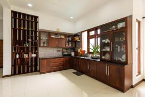 Η κουζίνα ή μικρή κουζίνα στο Sandila Villa