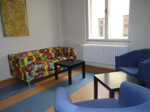 Część wypoczynkowa w obiekcie Hostel Bernarda Bolzana