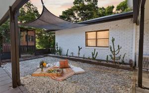 Φαγητό σε αυτή η παραθεριστική κατοικία ή κάπου εκεί κοντά