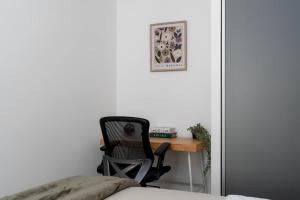 Φωτογραφία από το άλμπουμ του Chic Designer Downtown Condo with 3 Beds στο Τορόντο