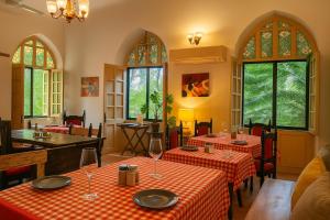 Posezení v ubytování Casa Do Leão A 150 year Old Portuguese Home