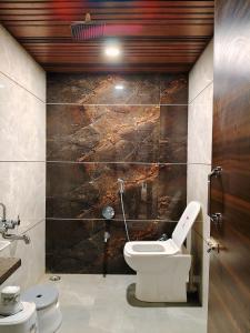 Φωτογραφία από το άλμπουμ του Hotel Indrayani σε Jāmb