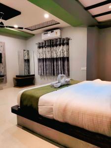 Φωτογραφία από το άλμπουμ του Hotel Indrayani σε Jāmb