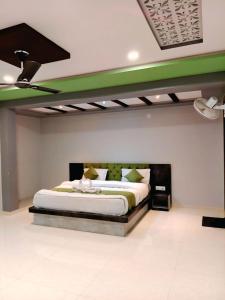 Φωτογραφία από το άλμπουμ του Hotel Indrayani σε Jāmb