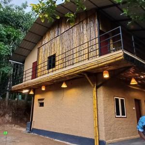 Το κτήριο όπου στεγάζεται  το δωμάτιο σε οικογενειακή κατοικία +32 φωτογραφίες