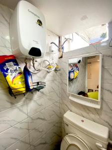 Koupelna v ubytování Budget friendly Mini Heaven!