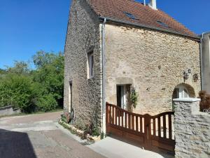 Το κτήριο όπου στεγάζεται  η παραθεριστική κατοικία