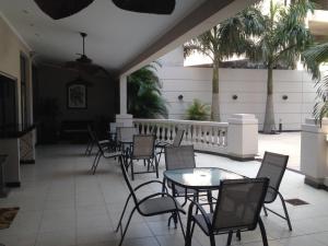 En restaurang eller annat matställe på Condado Hotel Casino Goya