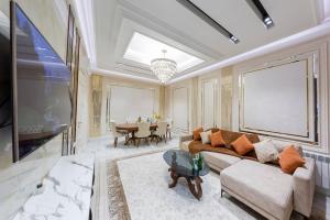 Μια τηλεόραση ή/και κέντρο ψυχαγωγίας στο Gardens Residence +4 φωτογραφίες