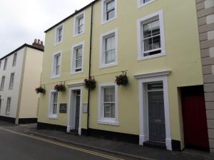 The facade or entrance of Croft Guesthouse