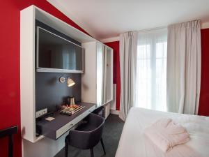 Virtuvė arba virtuvėlė apgyvendinimo įstaigoje Hotel Mercure Brest Centre Les Voyageurs