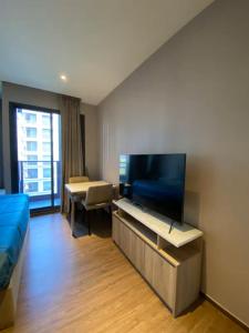TV/trung tâm giải trí tại Once芭提雅Luxury Condo is near Terminal 21