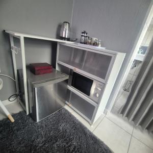 Η κουζίνα ή μικρή κουζίνα στο White Lilly