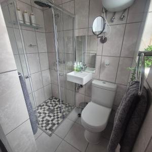 Ένα μπάνιο στο White Lilly