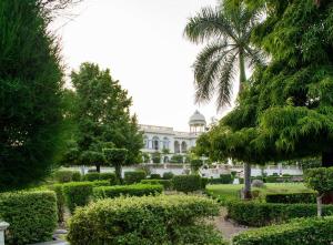 Vrt ispred objekta Village Live In Resort, Chail