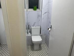 Et badeværelse på Woodfarm House