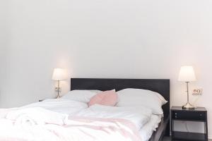 Фотография из галереи Stylish 2BR Apartment, Near U6 Schöpfwerk в Вене