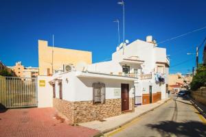 Το κτήριο όπου στεγάζεται  το διαμέρισμα