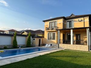 Bazén v ubytování Resort Villa Gabala nebo v jeho okolí