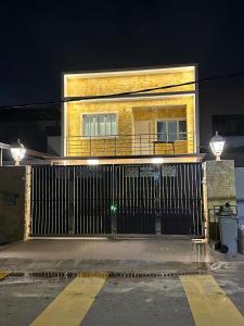 Το κτήριο όπου στεγάζεται  η παραθεριστική κατοικία