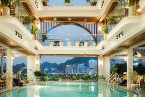 Fotografie z fotogalerie ubytování Roza Palace Cat Ba - Cave Hotel, Swimming Pool & Rooftop v destinaci Cát Bà