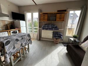 Kuchyň nebo kuchyňský kout v ubytování Studio in residential area