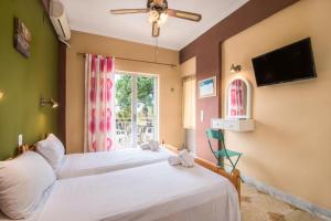 TV a/nebo společenská místnost v ubytování Southgate Apartments by MPS