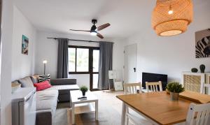 Posezení v ubytování Book Jet - OASIS CORRALEJO maxi-pool !renovated!