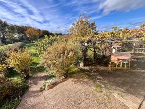 Κήπος έξω από το La Maisonnette de Chevannes