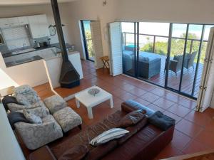 Istumisnurk majutusasutuses Romantic getaway Misty Cliffs +46 fotot